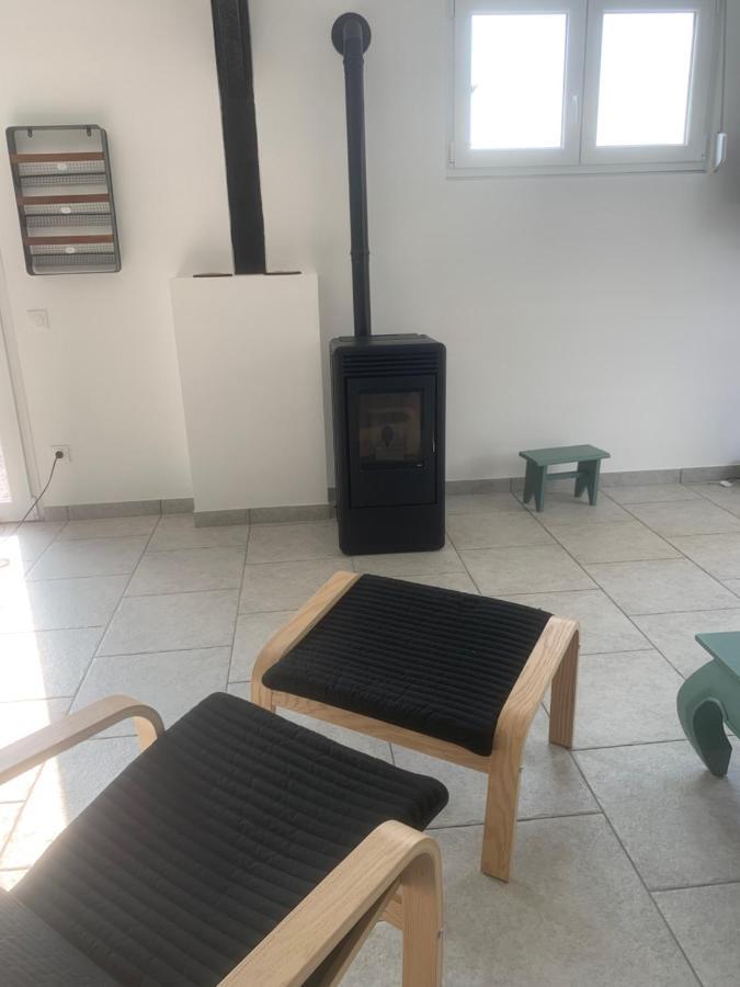 Aux Fines Bulles Gite Et Chambres D Hotes Neuve-Maison Exterior foto